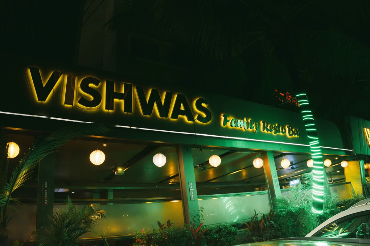 In-House Restaurant Dining Ambience